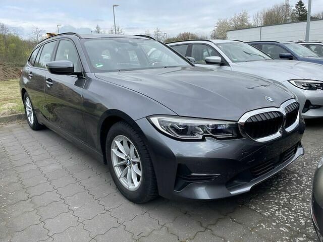 Gebraucht BMW 320 Shadowline 190 PS (139 kW) 2021 Mineralgrau met. Kombi