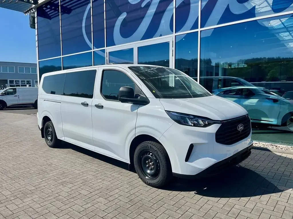 Nouă Ford Transit Custom 136 CP (100 kW) 2026 Alb Break