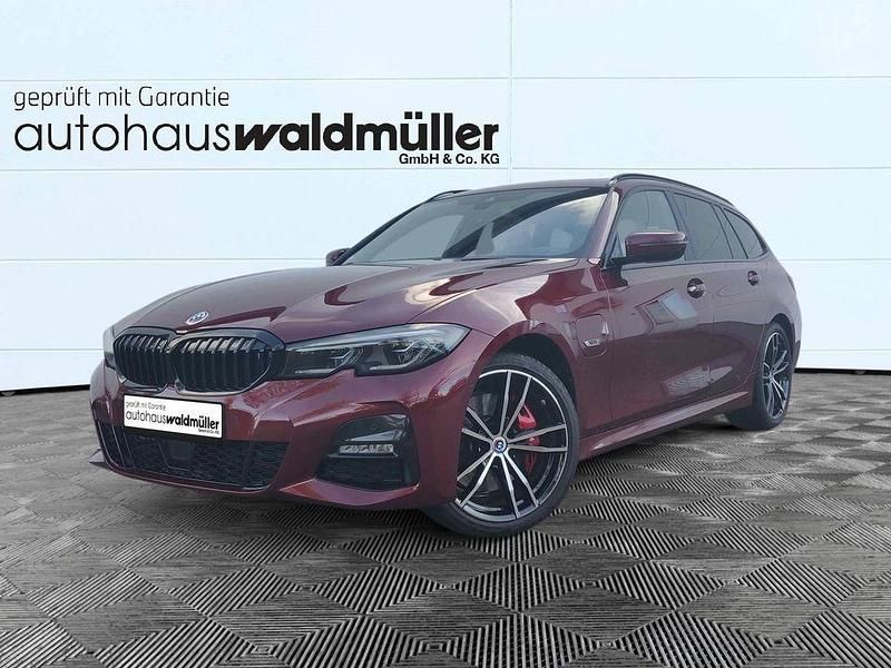 Gebraucht 2022 BMW 330e M Sport Kombi | 39.901 € (Teuer) - Bild 1/4