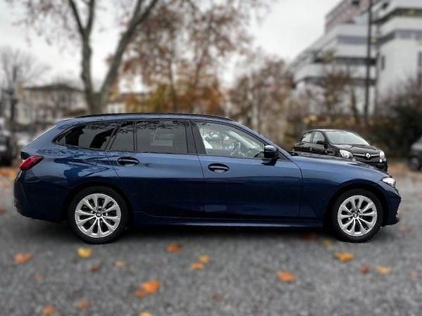 Gebraucht BMW 318 156 PS (114 kW) 2023 Blau Kombi