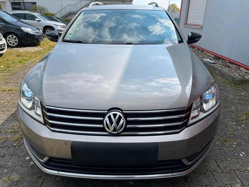 Second-hand VW Passat 150 CP (110 kW) 2014 Auriu Break