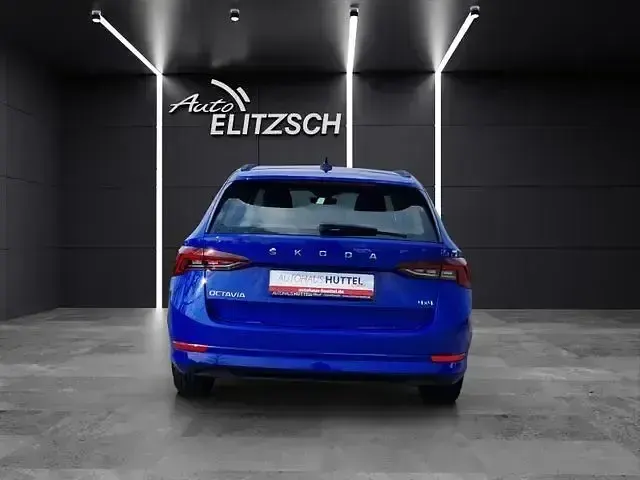 Gebraucht Skoda Octavia Ambition 150 PS (110 kW) 2023 Blau Kombi