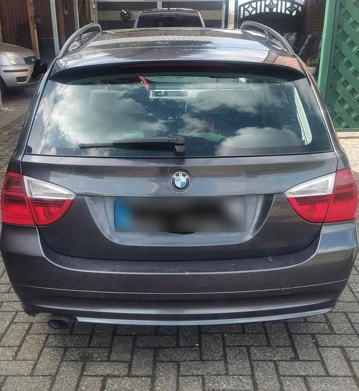 Second-hand BMW 320 163 CP (119 kW) 2006 Gri Berlinǎ