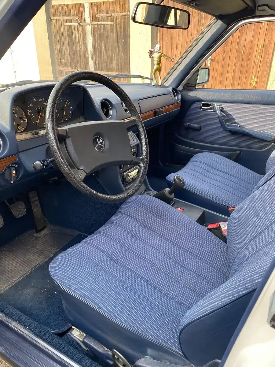 Gebraucht Mercedes 200 109 PS (80 kW) 1983 Weiß Limousine
