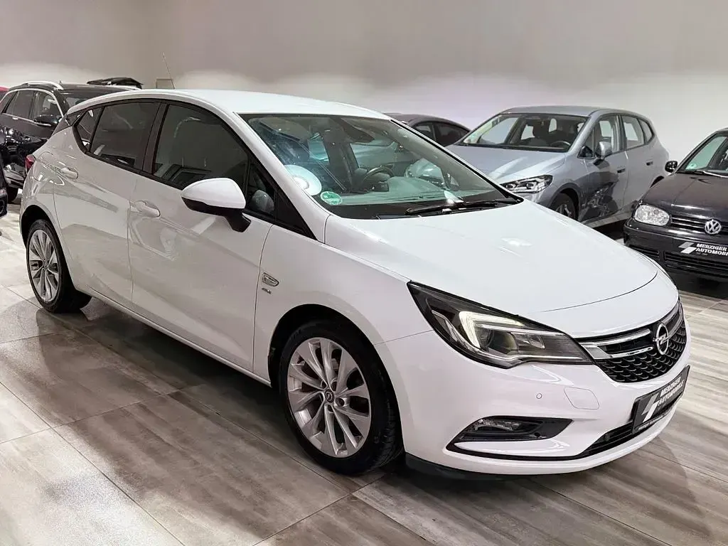 Gebraucht Opel Astra Active 110 PS (80 kW) 2019 Weiß Limousine