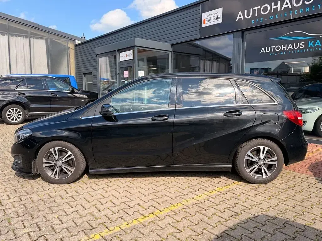 Gebraucht Mercedes B220 Urban 177 PS (130 kW) 2015 Schwarz Kleinwagen