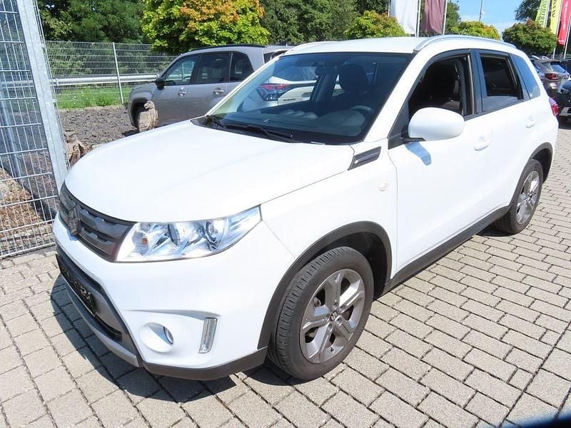 Weiß Gebraucht 2018 Suzuki Vitara Comfort SUV | 15.990 € (Fairer Preis) - Bild 1/4