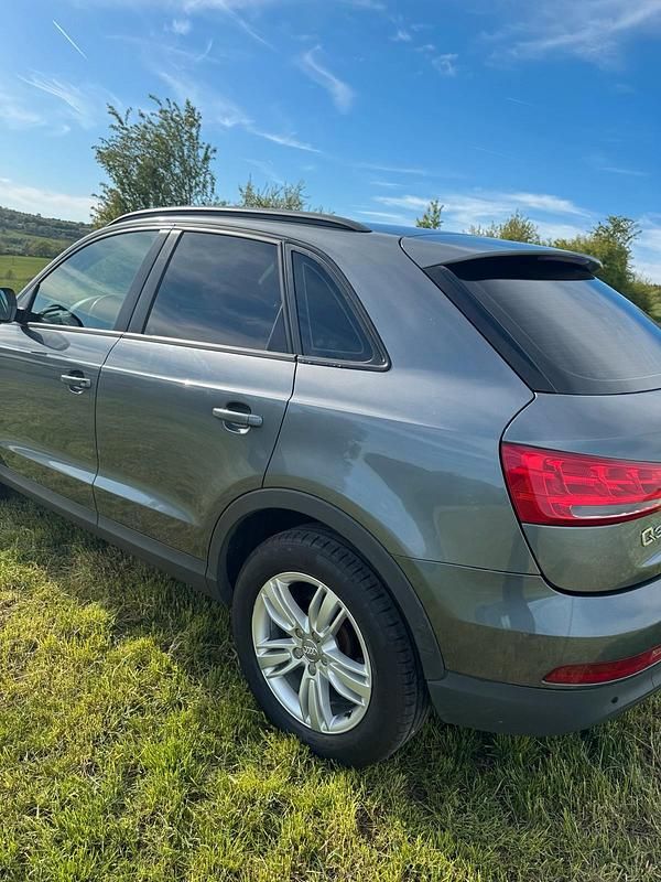 Gebraucht Audi Q3 140 PS (102 kW) 2012 Grau SUV