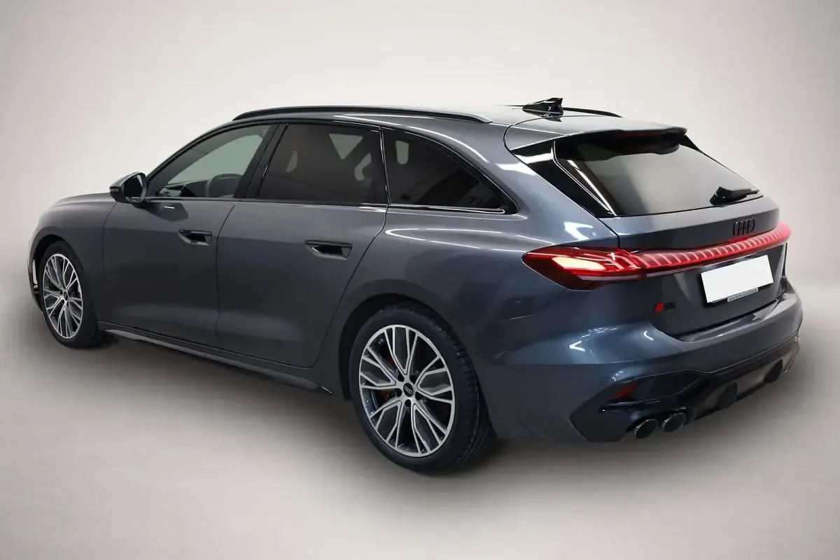 Gebraucht Audi S5 Ambiente 367 PS (269 kW) 2025 Manufacturer Kombi