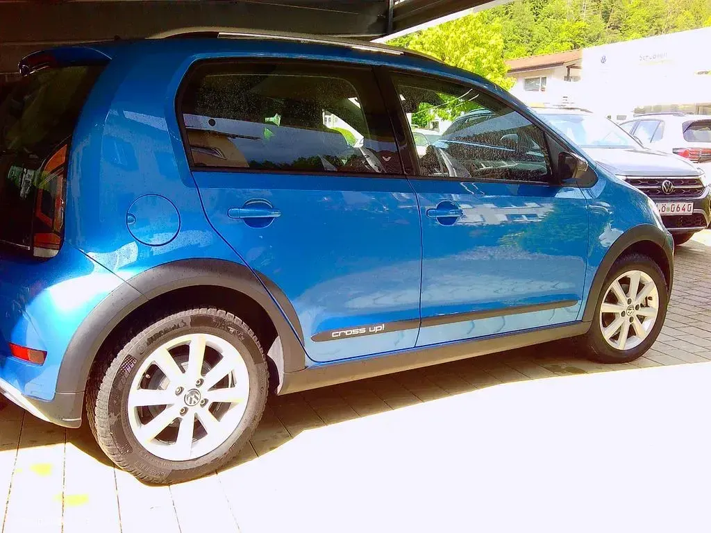Gebraucht VW cross up! 75 PS (55 kW) 2019 Blau Kleinwagen