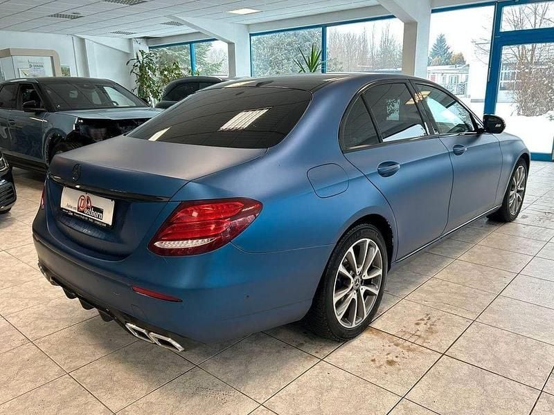 Gebraucht Mercedes E350 Avantgarde 258 PS (189 kW) 2017 Blau Limousine