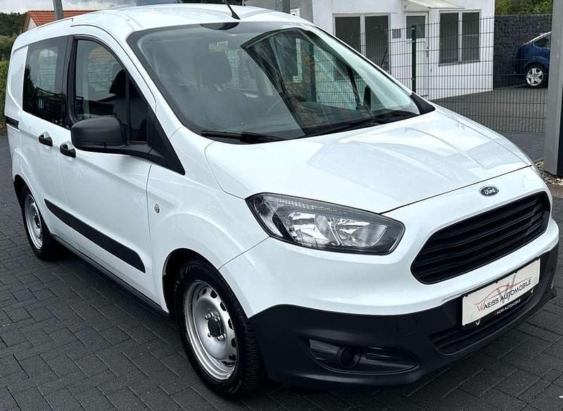 Frostweiß Gebraucht 2017 Ford Tourneo Courier Van / Kleinbus | 9.900 € (Superpreis) - Bild 1/4