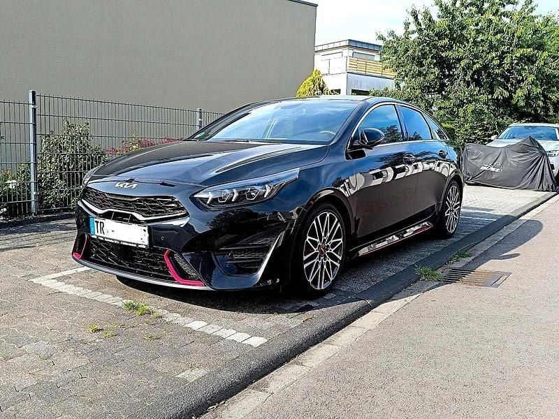Schwarz Gebraucht 2024 Kia ProCeed GT 2 Kleinwagen | 28.799 € (Guter Preis) - Bild 1/4