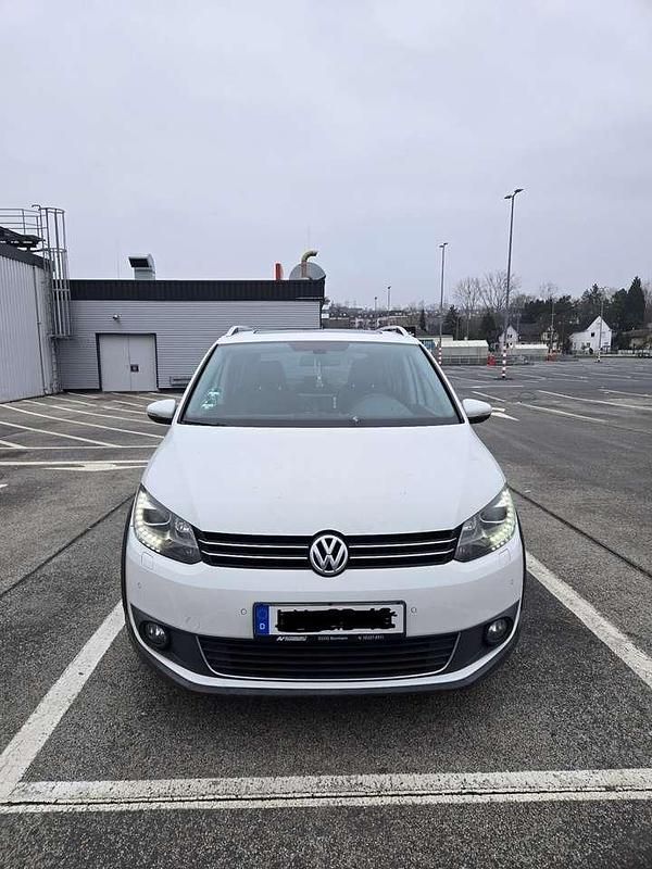 Gebraucht VW Touran 140 PS (102 kW) 2011 Weiß Van / Kleinbus
