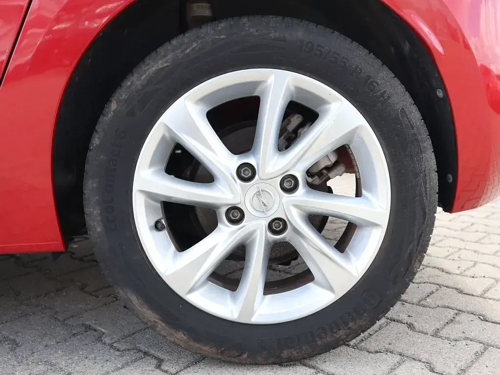 Gebraucht Opel Corsa 101 PS (74 kW) 2023 Rot Kleinwagen