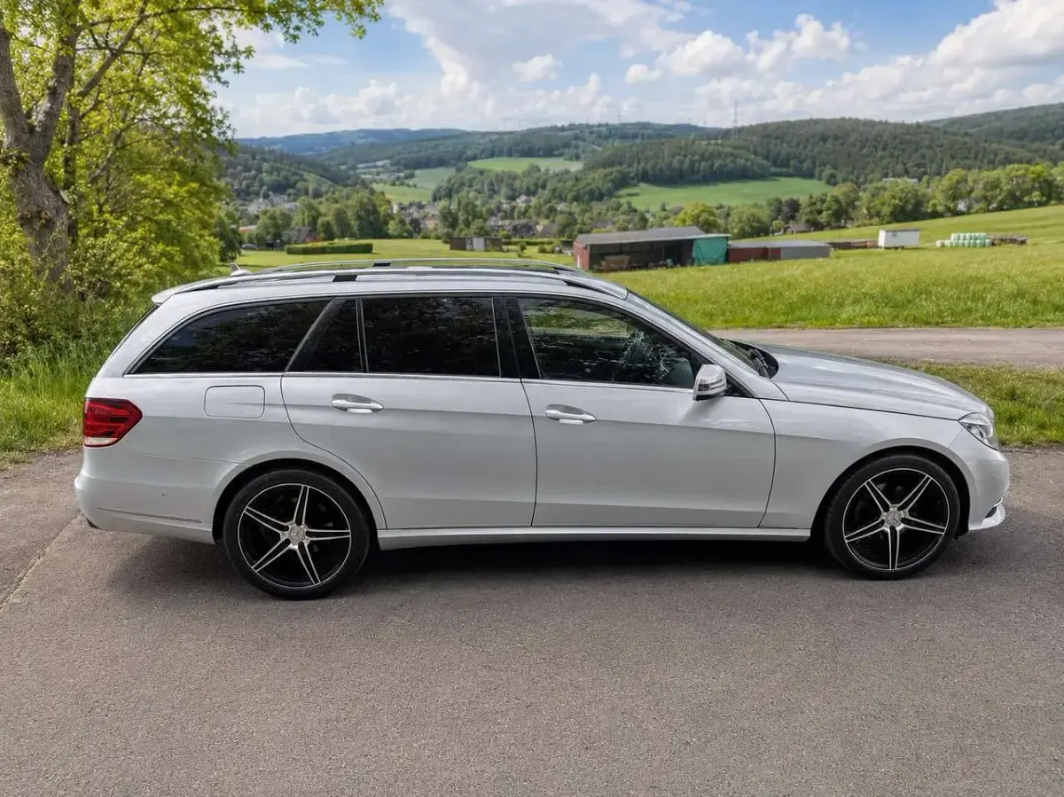 Gebraucht Mercedes E220 170 PS (125 kW) 2013 Grau Kombi