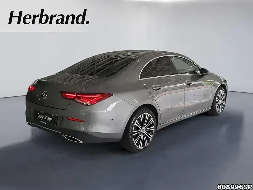 Gebraucht Mercedes CLA180 Progressive 136 PS (100 kW) 2023 Grau Coupé