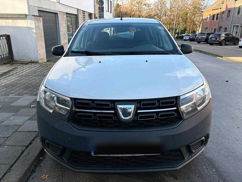 Weiß Gebraucht 2017 Dacia Sandero Acces SUV | 2.400 € - Bild 1/4