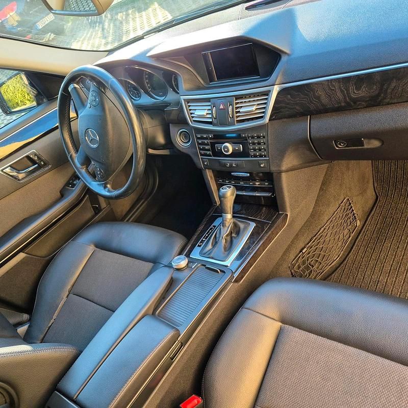 Gebraucht Mercedes E220 170 PS (125 kW) 2010 Schwarz Kombi