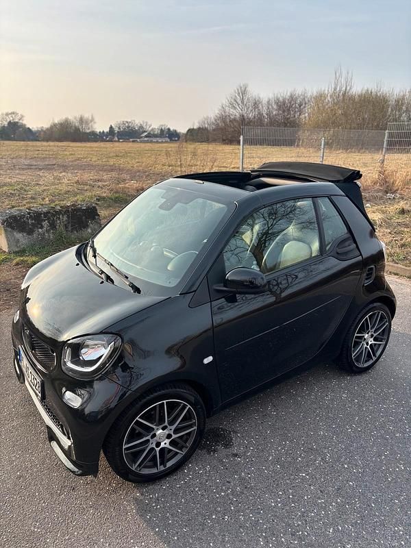 Gebraucht Smart ForTwo Cabrio Brabus 109 PS (80 kW) 2017 Schwarz Cabrio