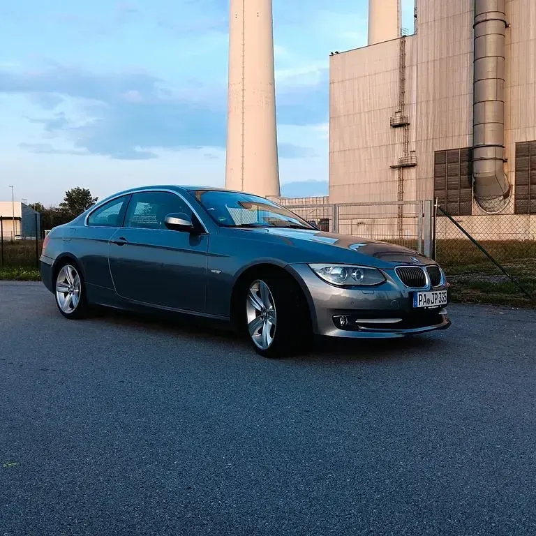 Gebraucht BMW 335 M Sport 286 PS (210 kW) 2011 Grau Coupé