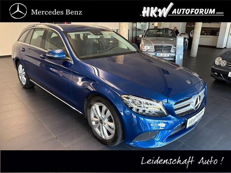 Blau Gebraucht 2019 Mercedes C220 Limousine | 21.990 € (Guter Preis) - Bild 1/4