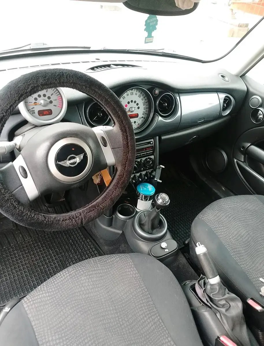 Usata Mini Cooper 116 CV (85 kW) 2004 Nero Utilitaria