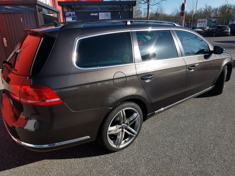 Braun Gebraucht 2014 VW Passat Comfortline Kombi | 10.000 € (Fairer Preis) - Bild 1/4