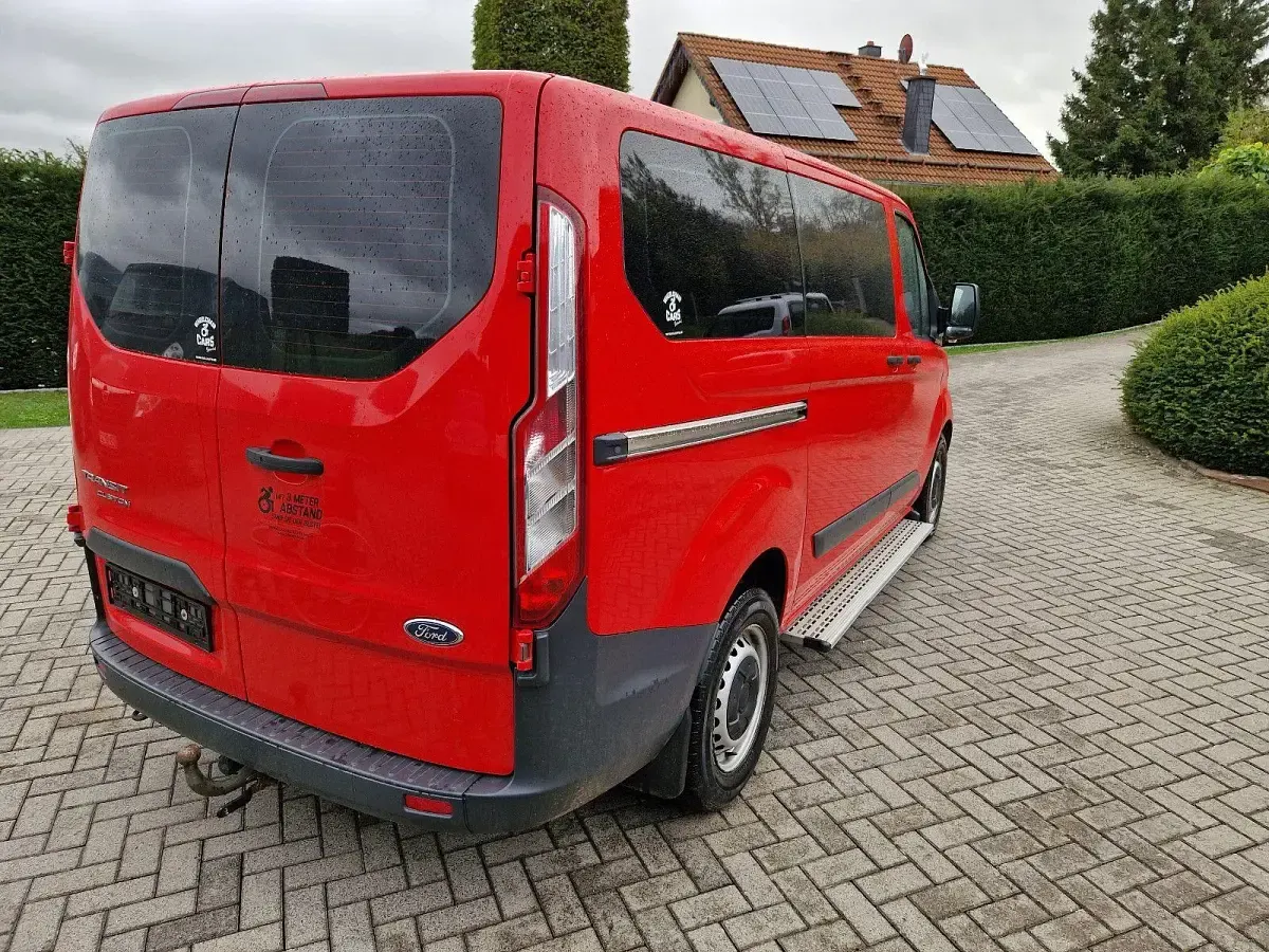 Gebraucht Ford Transit Custom 131 PS (96 kW) 2017 Rot Van / Kleinbus