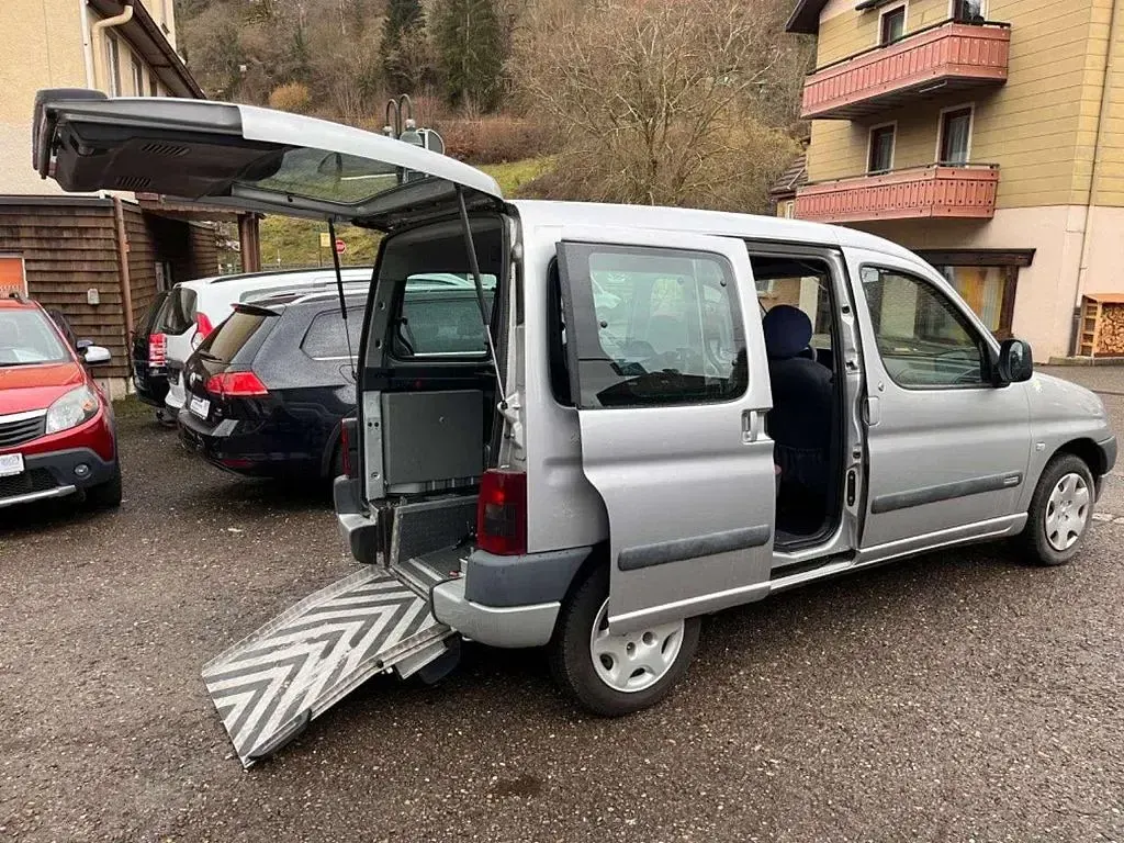 Gebraucht Citroën Berlingo 75 PS (55 kW) 2001 Silber Van / Kleinbus