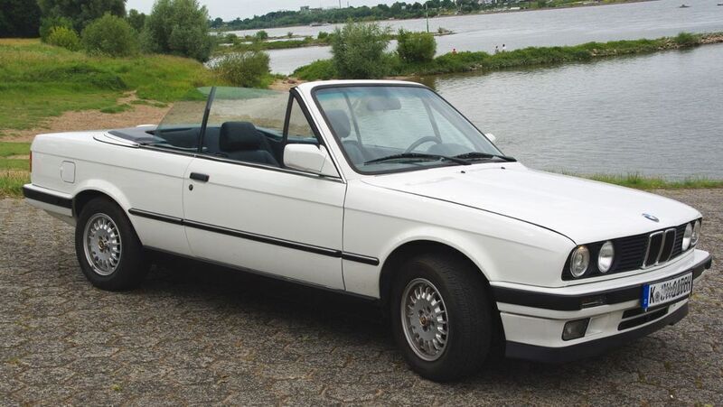 Weiß Gebraucht 1990 BMW 325 Cabriolet Sport Line Cabrio | 17.990 € - Bild 1/4