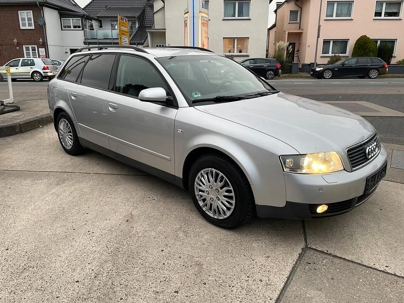 Gold Gebraucht 2002 Audi A4 Kombi | 1.199 € (Guter Preis) - Bild 1/4