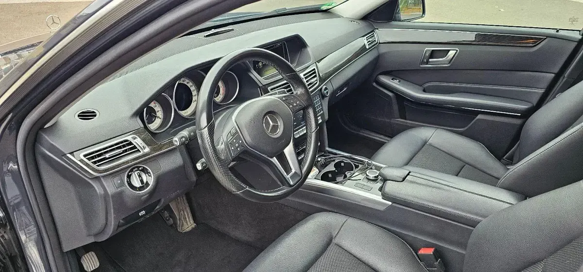 Gebraucht Mercedes E300 Avantgarde 231 PS (169 kW) 2015 Grau Limousine