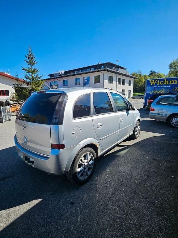 Second-hand Opel Meriva 105 CP (77 kW) 2007 Argintiu Monovolum