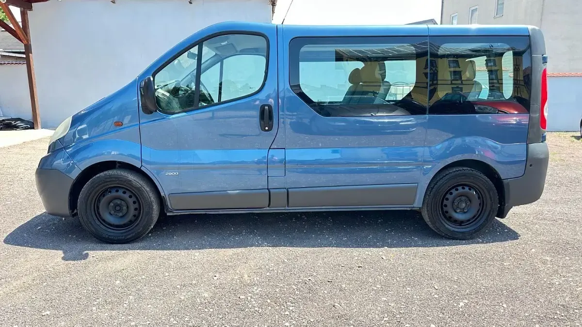 Gebraucht Opel Vivaro 145 PS (106 kW) 2010 Blau Van / Kleinbus