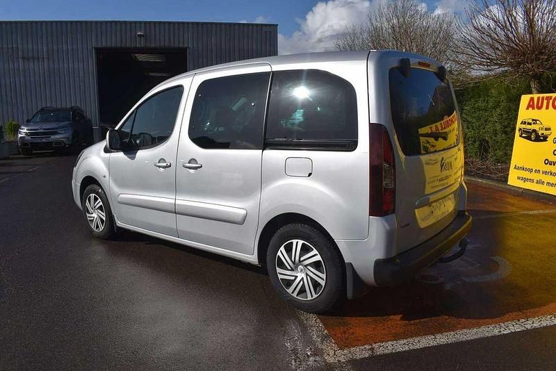 Gebraucht Citroën Berlingo 99 PS (72 kW) 2016 Silber Van / Kleinbus