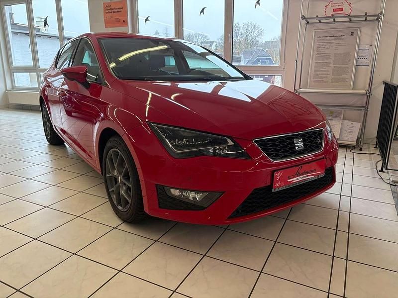 Rojo emocion Gebraucht 2012 Seat Leon FR Kleinwagen | 8.799 € (Guter Preis) - Bild 1/4