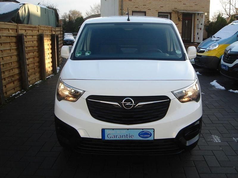 Gebraucht Opel Combo Edition 102 PS (75 kW) 2020 Weiß Van / Kleinbus