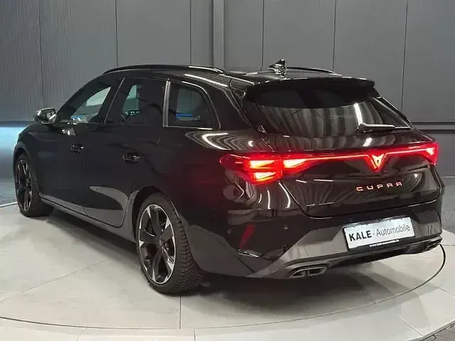 Gebraucht Cupra Leon 150 PS (110 kW) 2024 Mitternachtsschwarz Kombi