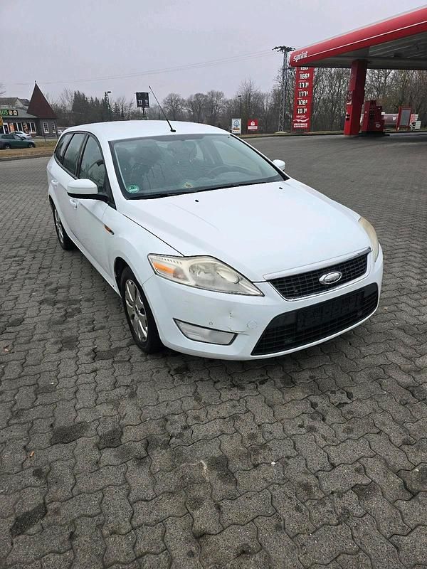 Gebraucht Ford Focus 145 PS (106 kW) 2008 Weiß Kombi