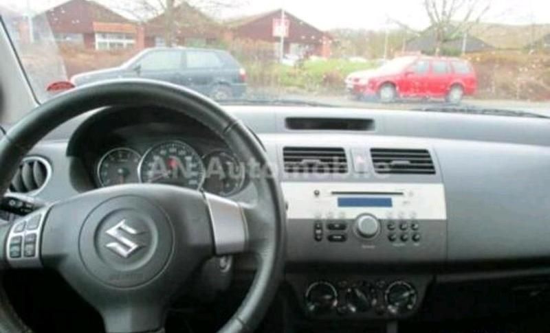 Gebraucht Suzuki Swift 92 PS (67 kW) 2009 Weiß Kleinwagen