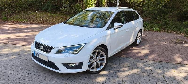 Weiß Gebraucht 2015 Seat Leon ST FR Kombi | 10.950 € (Guter Preis) - Bild 1/4