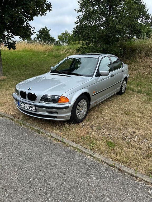 Silber Gebraucht 1999 BMW 318 Sport Line Limousine | 2.800 € (Guter Preis) - Bild 1/4