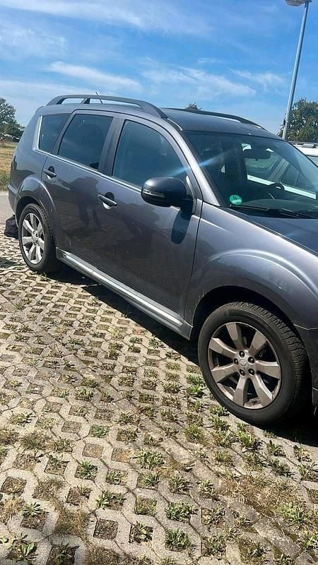 Grau Gebraucht 2010 Mitsubishi Outlander SUV | 2.500 € (Superpreis) - Bild 1/4