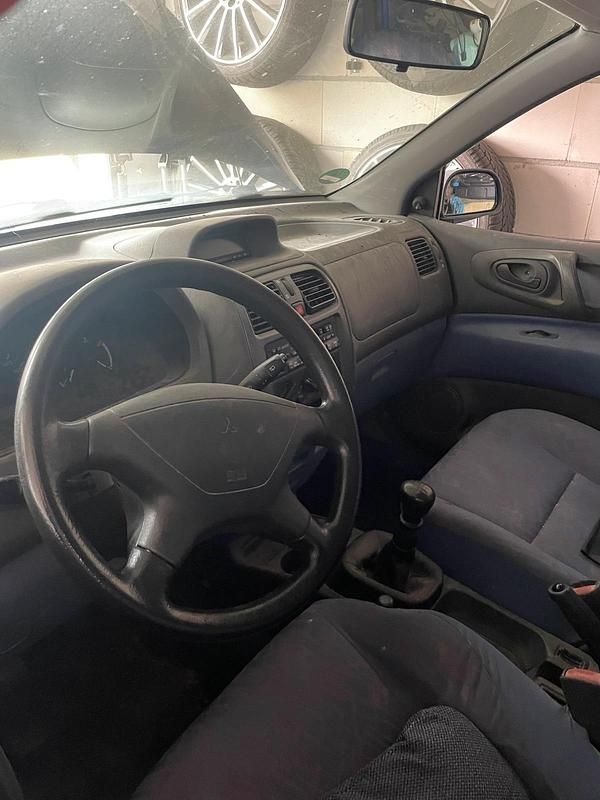 Gebraucht Mitsubishi Space Star 121 PS (88 kW) 1999 Blau Van / Kleinbus