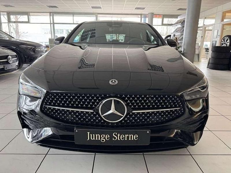 Gebraucht Mercedes CLA200 AMG Line Premium 163 PS (119 kW) 2023 Kosmosschwarz Kombi