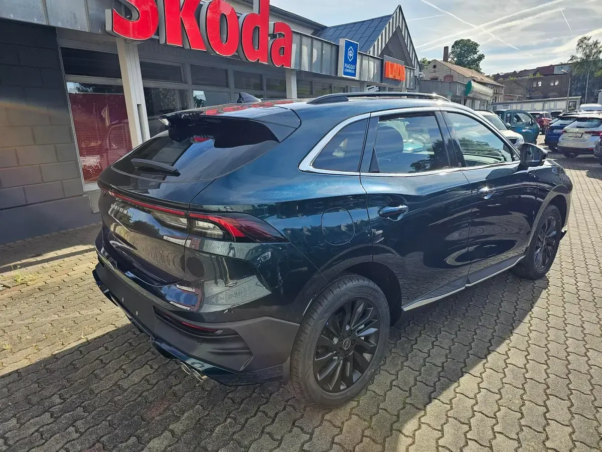 Neu DFSK Forthing 5 177 PS (130 kW) 2026 Jadegrün metallic SUV