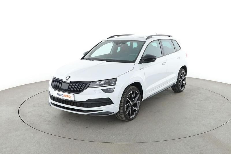 Weiß Gebraucht 2022 Skoda Karoq SportLine SUV | 32.990 € (Fairer Preis) - Bild 1/3