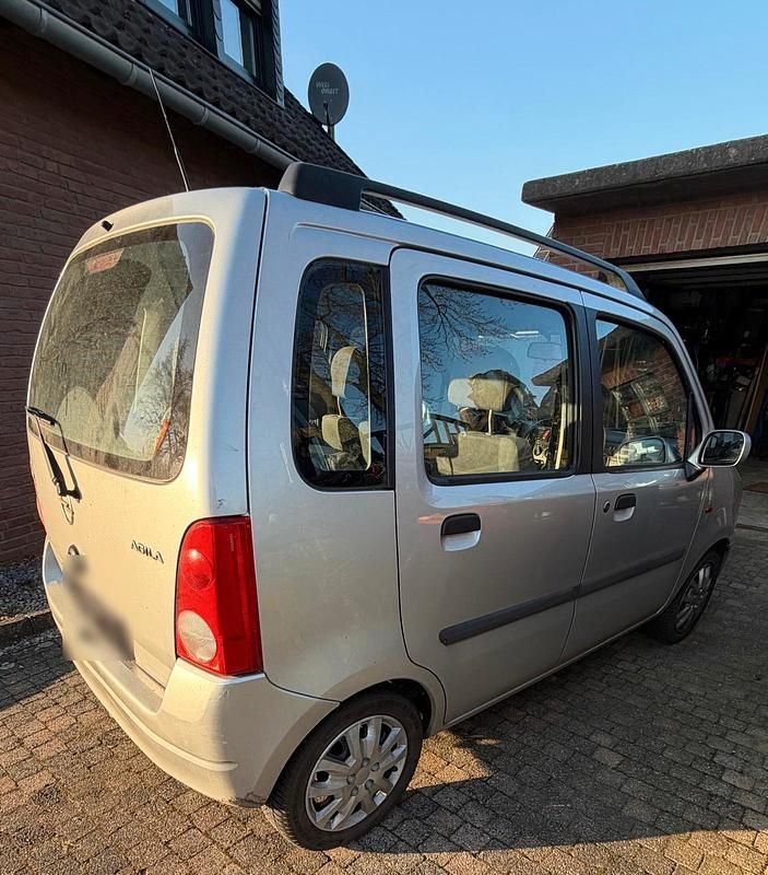 Gebraucht Opel Agila 58 PS (42 kW) 2000 Silber Van / Kleinbus