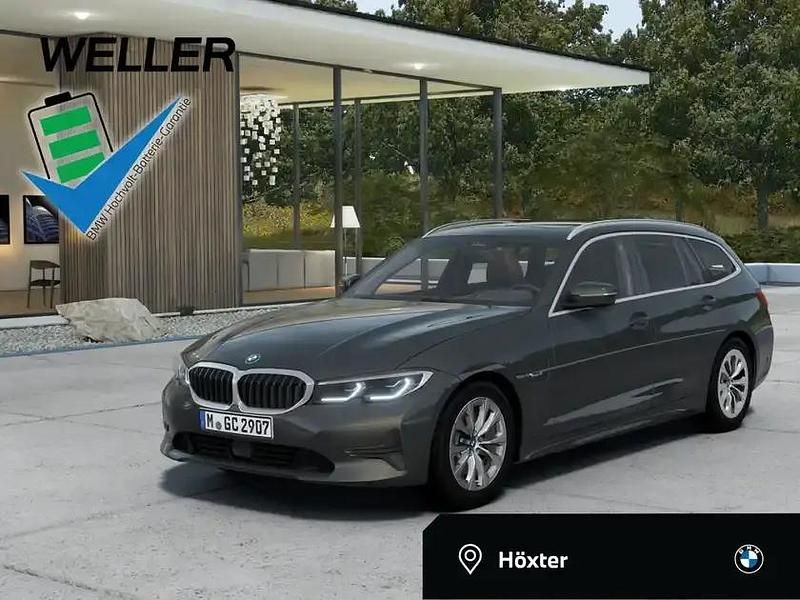 Dravitgrau (grau) Gebraucht 2020 BMW 330e Advantage Kombi | 28.950 € (Etwas zu teuer) - Bild 1/4